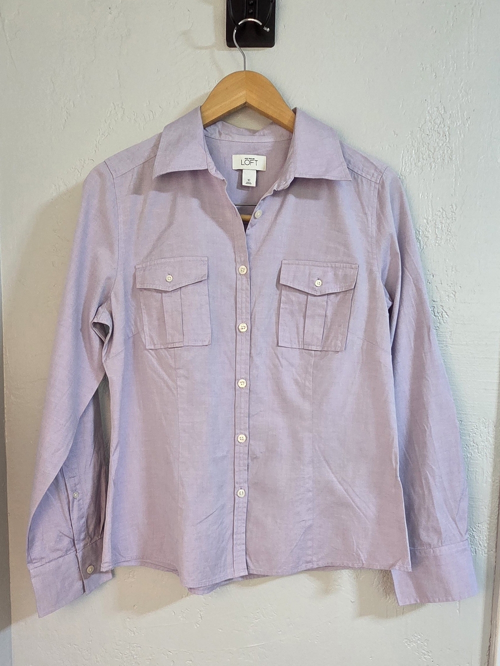 LOFT Lavender Purple Roll Tab Utility Blouse Chest Pockets Size 10 Chambray